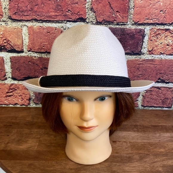 Classic Fedora Braided Hat White with Black Belt - Picture 2 of 9